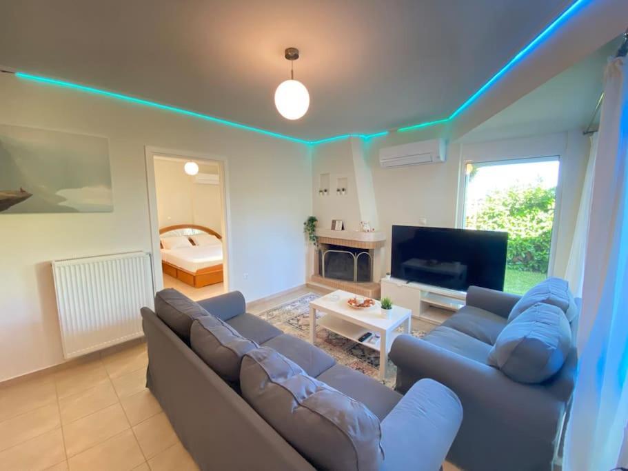 Cozy 2 Room Apartment With Garden Near Athens Air-Port Artemida  Exterior foto