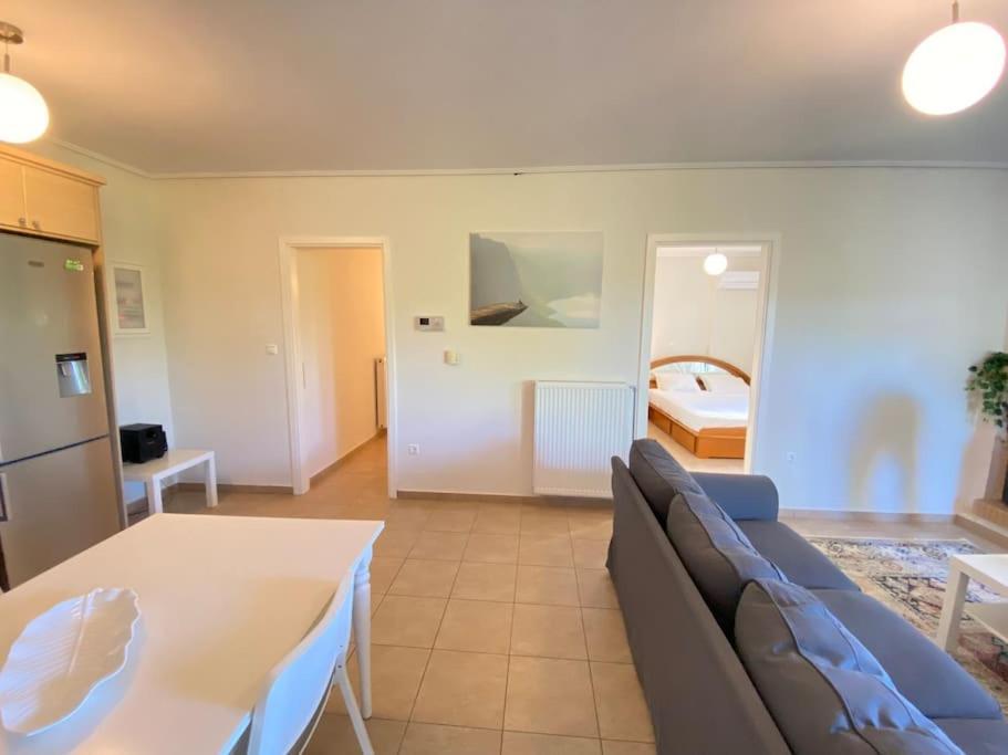 Cozy 2 Room Apartment With Garden Near Athens Air-Port Artemida  Exterior foto