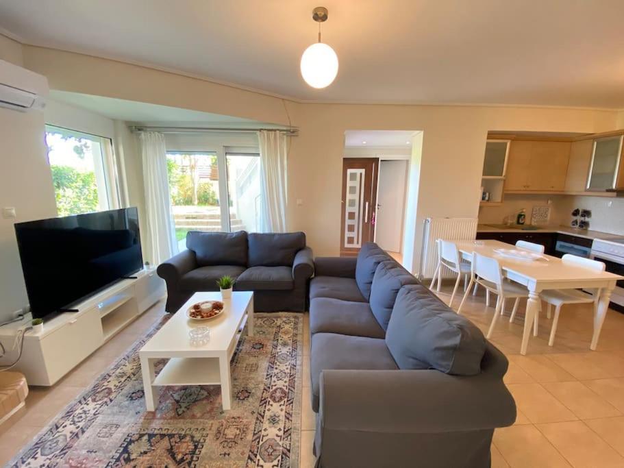 Cozy 2 Room Apartment With Garden Near Athens Air-Port Artemida  Exterior foto