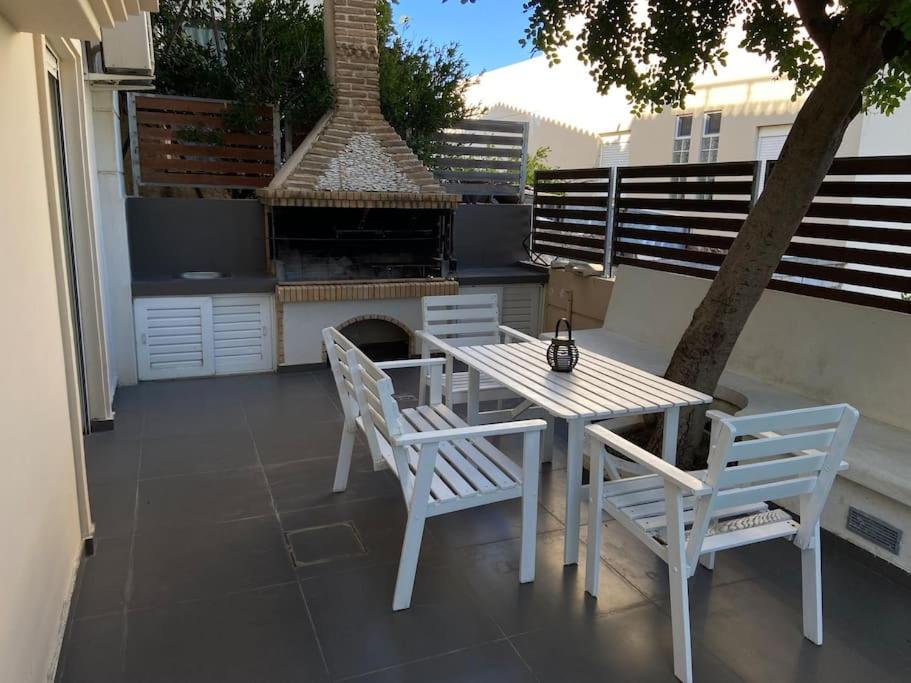 Cozy 2 Room Apartment With Garden Near Athens Air-Port Artemida  Exterior foto